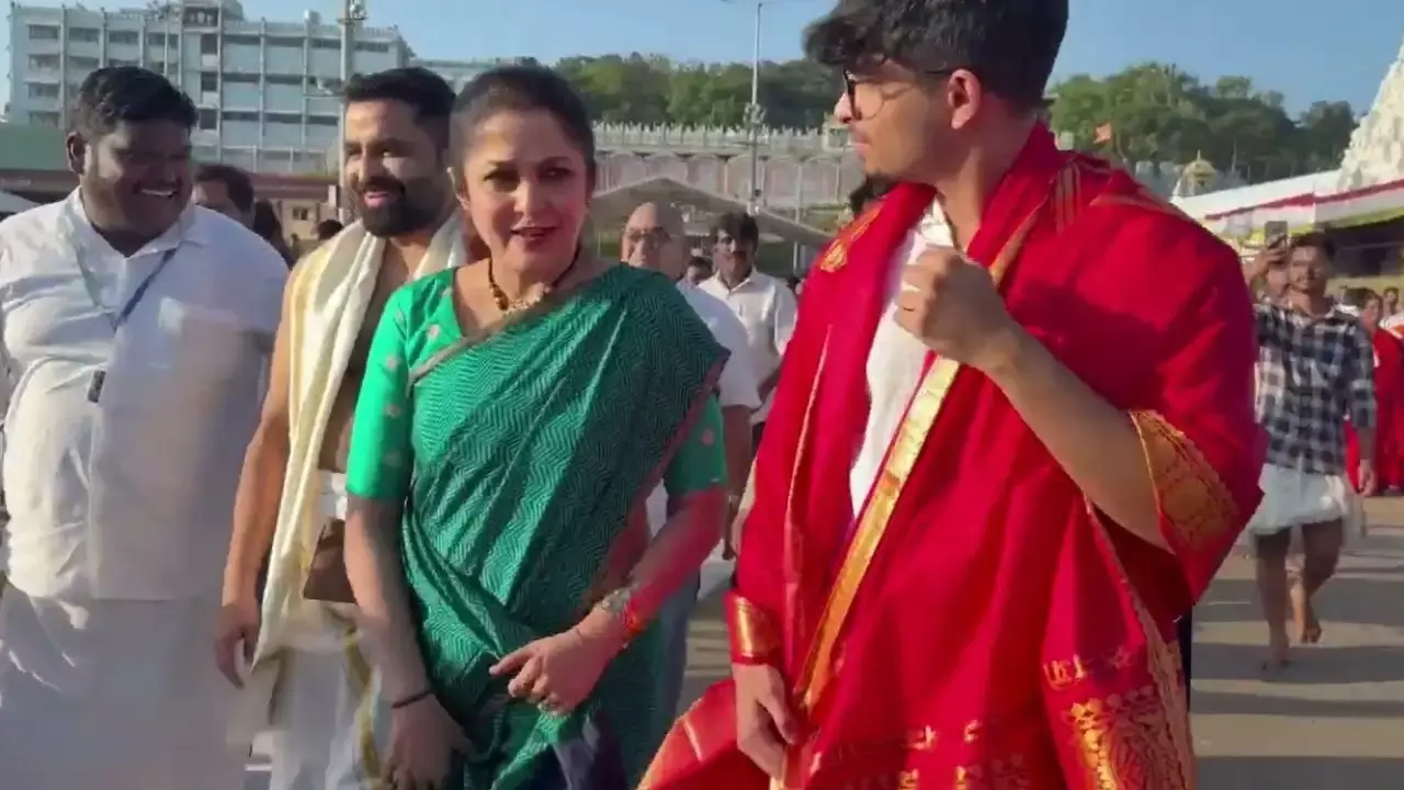 Ramya Krishna : తిరుమల శ్రీవారిని దర్శించుకున్న రమ్యకృష్ణ Ramya Krishna : తిరుమల శ్రీవారిని దర్శించుకున్న రమ్యకృష్ణ