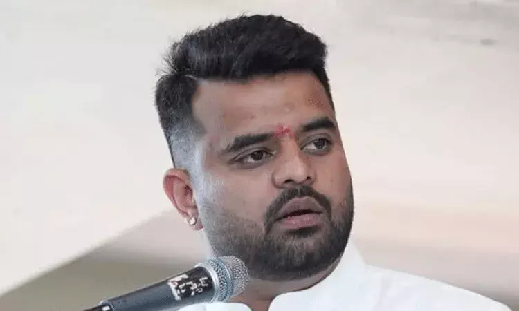 Prajwal-Revanna Rape Case: అత్యాచారం కేసులో ప్రజ్వల్ రేవణ్ణను పట్టిచ్చిన చీర..