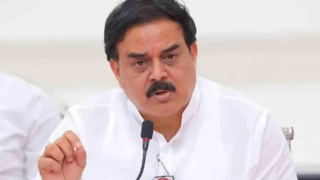 Minister Nadiendla : ప్రజల ఆరోగ్యం విషయంలో నో కాంప్రమైజ్.. హోటళ్లలో తనిఖీలు చేపట్టిన నాదేండ్ల Minister Nadiendla : ప్రజల ఆరోగ్యం విషయంలో నో కాంప్రమైజ్.. హోటళ్లలో తనిఖీలు చేపట్టిన నాదేండ్ల