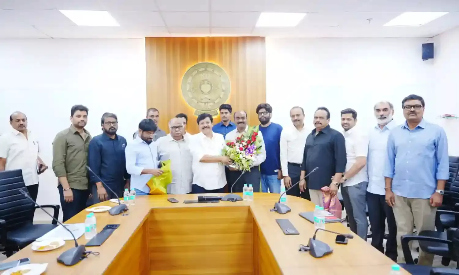 Dil Raju : బిజీ బిజీగా తెలుగు సినిమా నిర్మాతలు Dil Raju : బిజీ బిజీగా తెలుగు సినిమా నిర్మాతలు