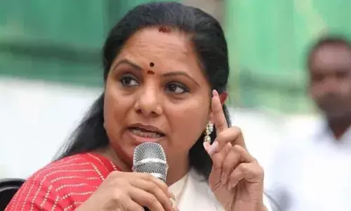 KAVITHA: కేటీఆర్పై ప్రశ్న జవాబు చెప్పని కవిత KAVITHA: కేటీఆర్పై ప్రశ్న జవాబు చెప్పని కవిత