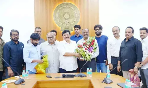 AP Film Producers : ఏపీసీఎం, డిప్యూటీ సీఎం అపాయింట్మెంట్ కోరిన సినీ నిర్మాతలు AP Film Producers : ఏపీసీఎం, డిప్యూటీ సీఎం అపాయింట్మెంట్ కోరిన సినీ నిర్మాతలు