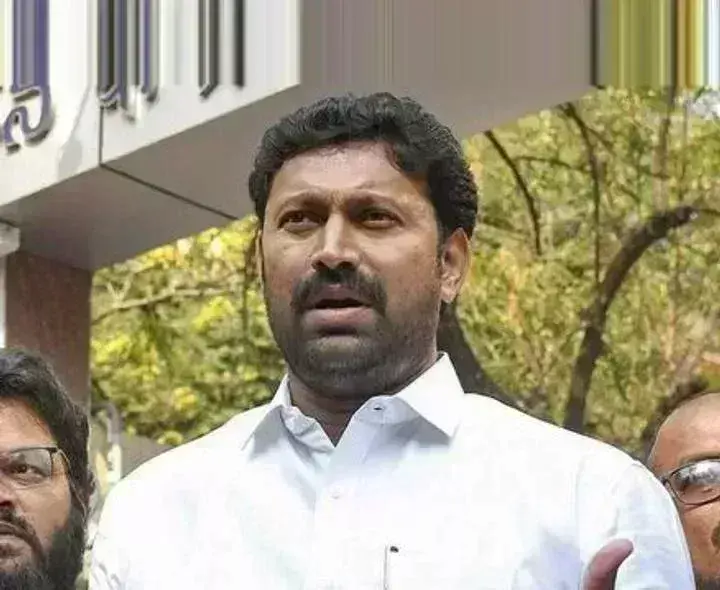 AVINASH ARREST: వైసీపీ ఎంపీ అవినాశ్ రెడ్డి అరెస్ట్ AVINASH ARREST: వైసీపీ ఎంపీ అవినాశ్ రెడ్డి అరెస్ట్