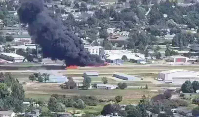 Plane Crash : ఆగి ఉన్న విమానాన్ని ఢీకొట్టిన మరో విమానం.. Plane Crash : ఆగి ఉన్న విమానాన్ని ఢీకొట్టిన మరో విమానం..