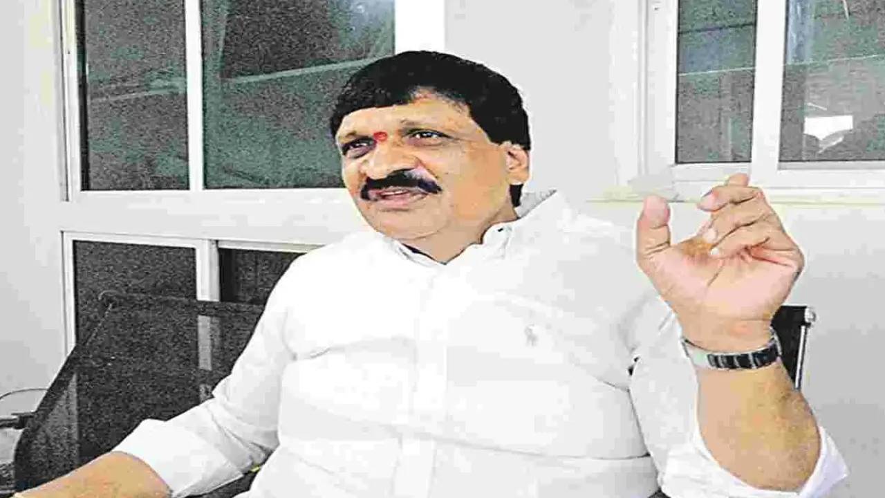 Mainampally Hanmantha Rao : నాకు అడ్డుపడే లీడర్లను బుల్డోజర్ తో తొక్కిస్తా Mainampally Hanmantha Rao : నాకు అడ్డుపడే లీడర్లను బుల్డోజర్ తో తొక్కిస్తా