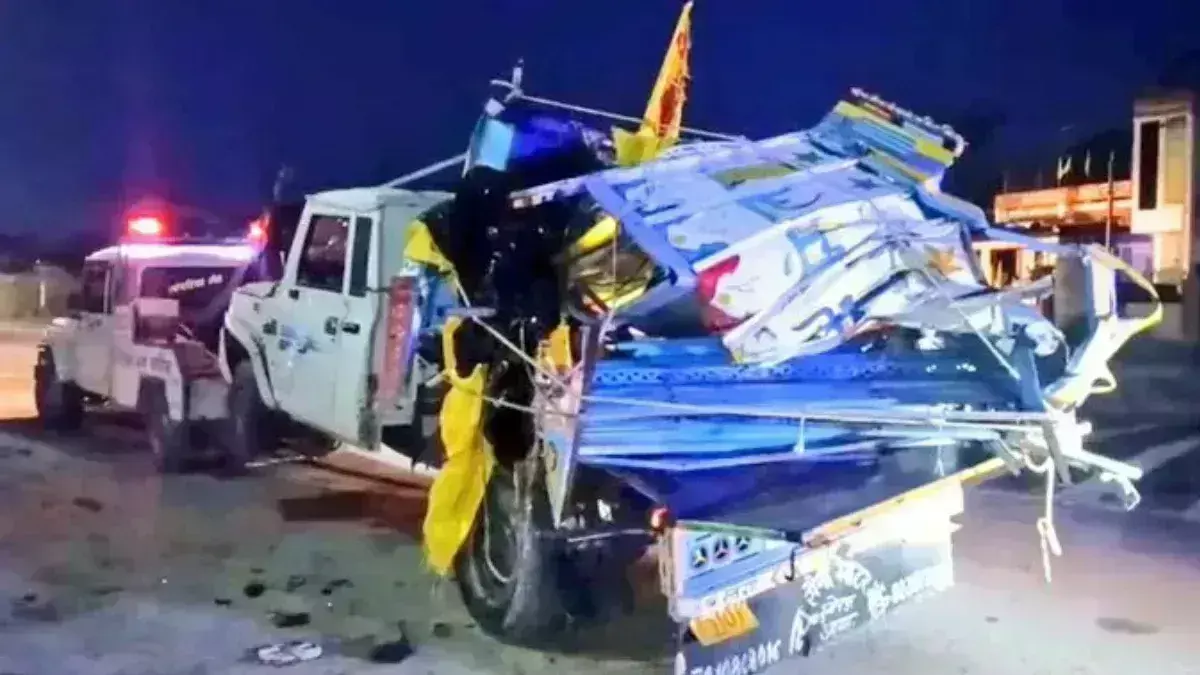 Rajasthan: వ్యాన్-కంటైనర్ ఢీ.. ఏడుగురు పిల్లలు సహా 10 మంది మృతి