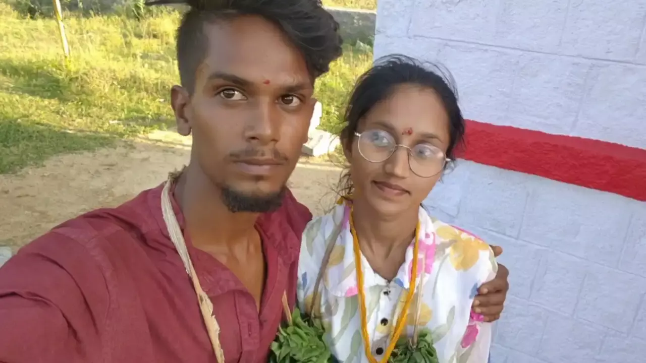 Madanapalle : భార్య లేకుంటే బతకలేనంటూ ప్రియుడి ఆవేదన..! Madanapalle : భార్య లేకుంటే బతకలేనంటూ ప్రియుడి ఆవేదన..!