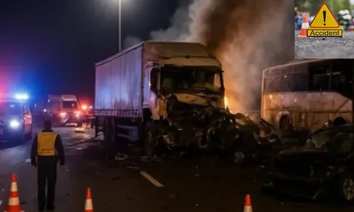 Road Accident : రాజస్థాన్లో ఘోర రోడ్డు ప్రమాదం.. పది మంది మృతి Road Accident : రాజస్థాన్లో ఘోర రోడ్డు ప్రమాదం.. పది మంది మృతి