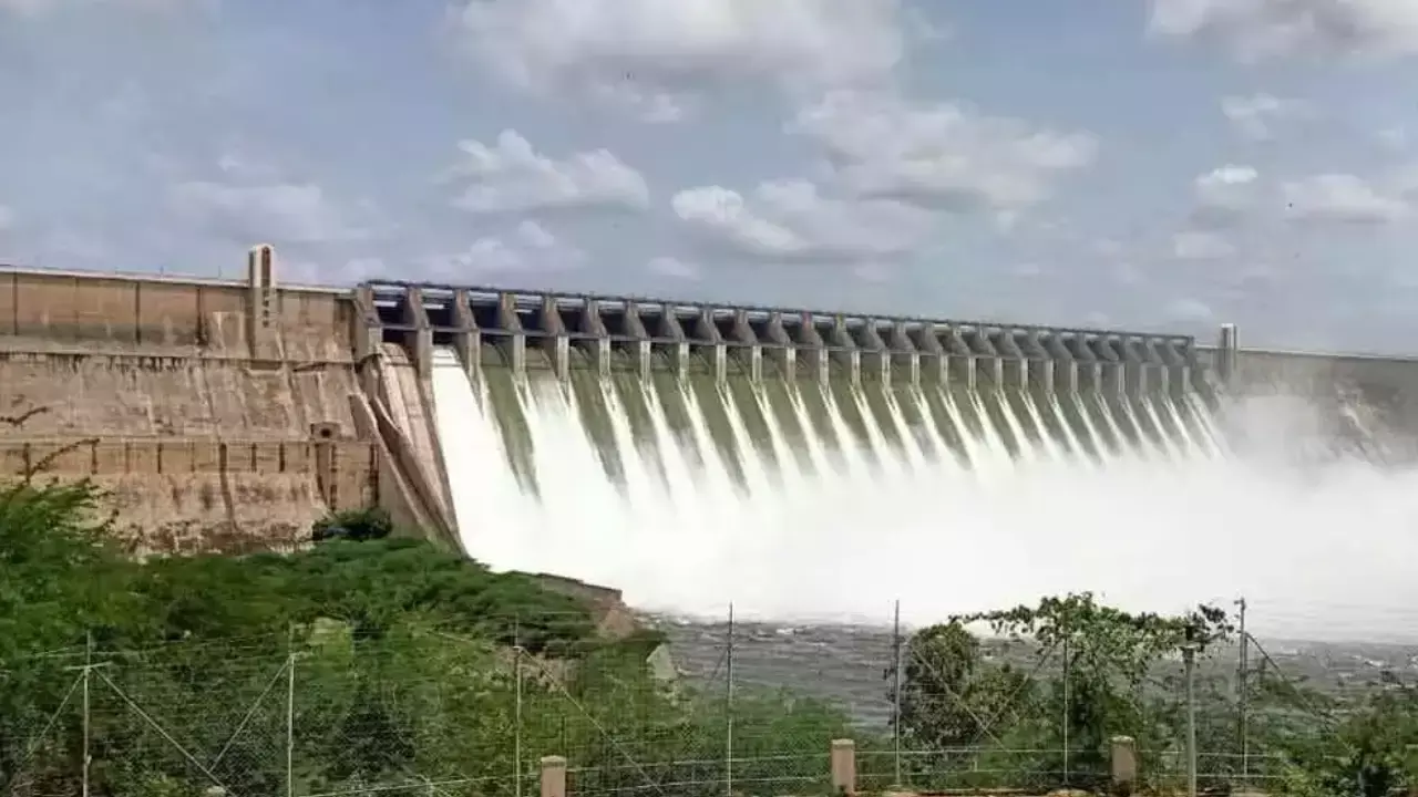 Pulichintala Project : పులిచింతల ప్రాజెక్ట్ కు భారీగా చేరిన వరద ప్రవాహం... Pulichintala Project : పులిచింతల ప్రాజెక్ట్ కు భారీగా చేరిన వరద ప్రవాహం...