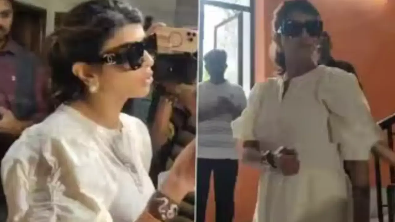 Manchu Lakshmi : ఈడీ విచారణకు హాజరైన మంచు లక్ష్మీ Manchu Lakshmi : ఈడీ విచారణకు హాజరైన మంచు లక్ష్మీ