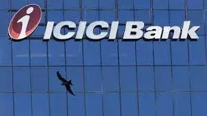 ICICI Bank: కనీస బ్యాలెన్స్ నిబంధనపై వెనక్కి తగ్గిన ఐసీఐసీఐ బ్యాంక్ ICICI Bank: కనీస బ్యాలెన్స్ నిబంధనపై వెనక్కి తగ్గిన ఐసీఐసీఐ బ్యాంక్
