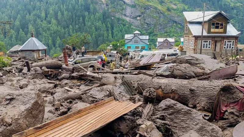 Cloudburst In JK :  జమ్ముకశ్మీర్ను మరోసారి ఆకస్మిక వరదలు.. Cloudburst In JK :  జమ్ముకశ్మీర్ను మరోసారి ఆకస్మిక వరదలు..