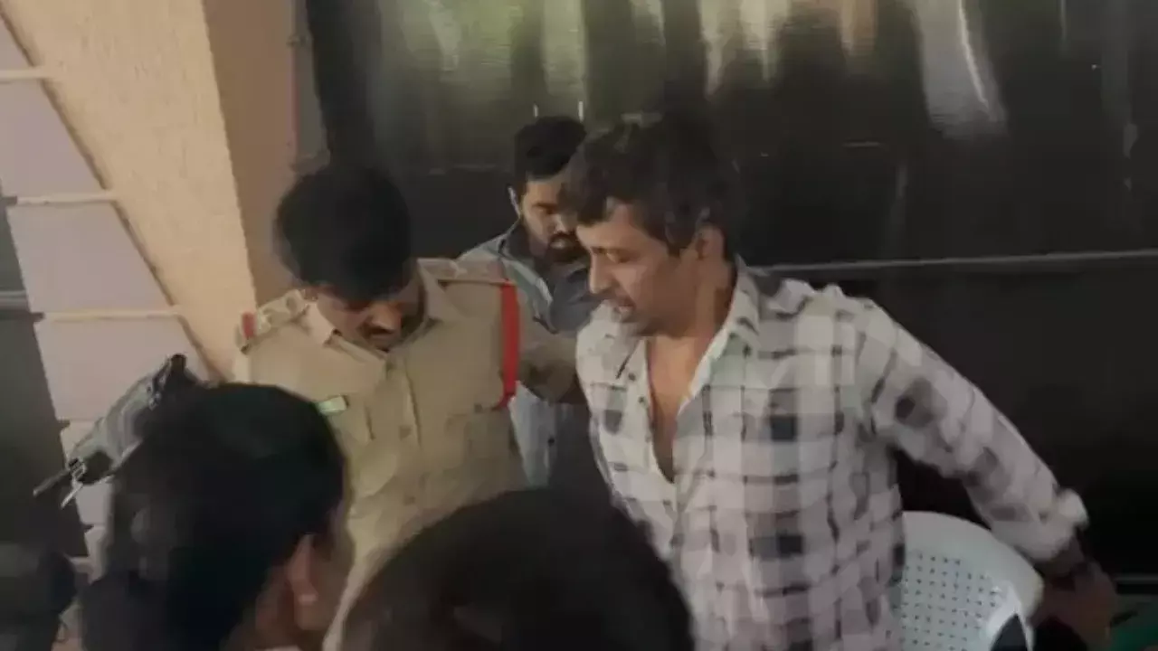 Sexual Harassment : మాదాపూర్‌‌లో హాస్టల్‌ ఓనర్‌పై మహిళల దాడి.. లైంగిక వేధింపులకు..