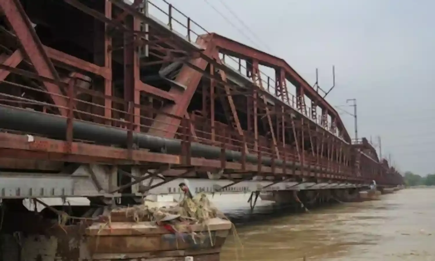 Yamuna River: ఢిల్లీలో డేంజర్ మార్క్ దాటిన యమునా నది.. Yamuna River: ఢిల్లీలో డేంజర్ మార్క్ దాటిన యమునా నది..