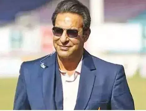 AKRAM: స్వింగ్ సుల్తాన్.. ఇప్పడు బెట్టింగ్ కింగ్