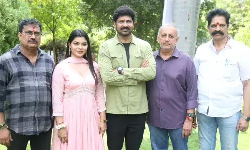 Gemini Suresh :  మీడియా నుంచి తొలి హీరోగా జెమినీ సురేష్ ఆత్మ కథ ప్రారంభం Gemini Suresh :  మీడియా నుంచి తొలి హీరోగా జెమినీ సురేష్ ఆత్మ కథ ప్రారంభం