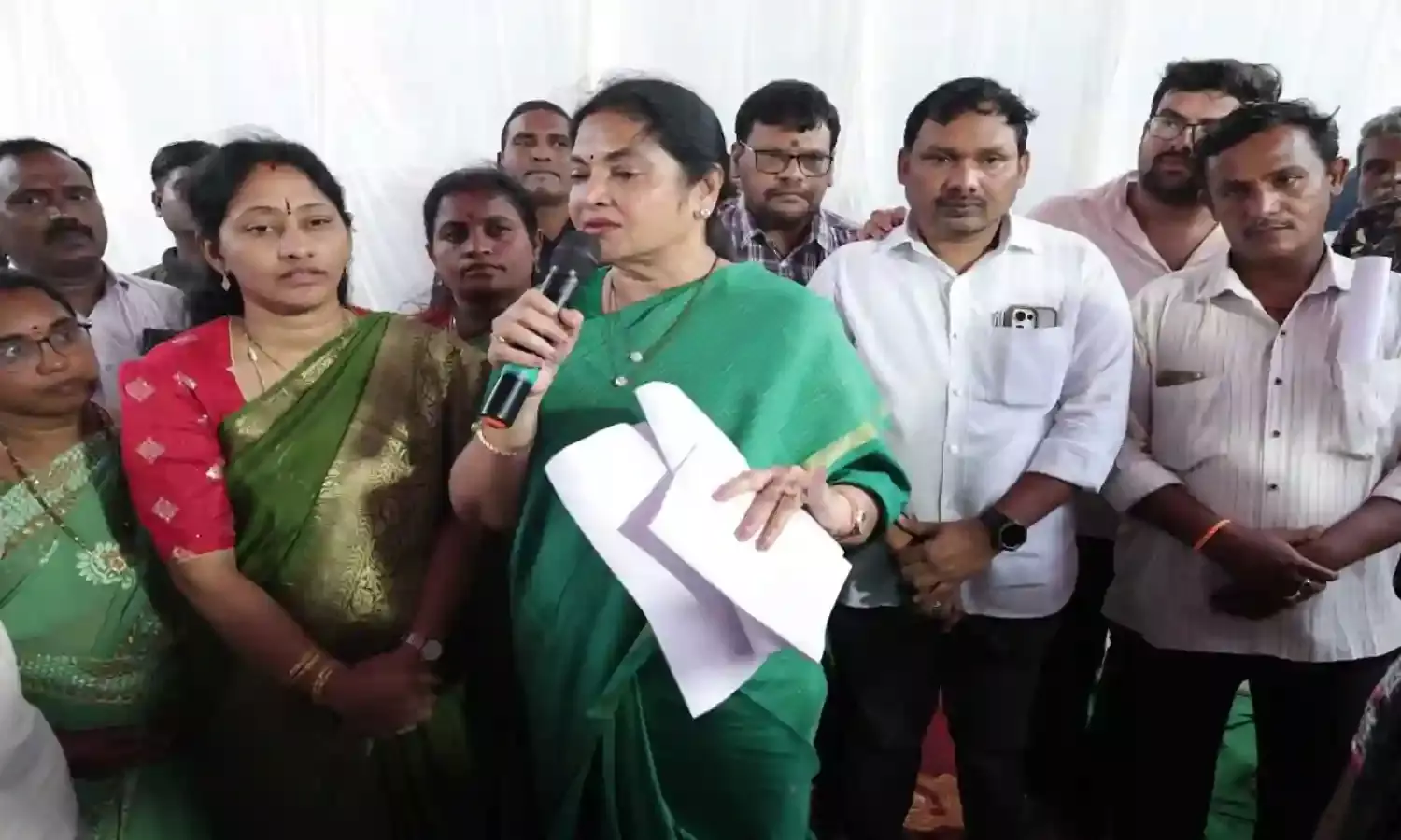 MLA Vemireddy Prashanthi Reddy : రైతులకు అండగా ఉండండి : ఎమ్మెల్యే వేమిరెడ్డి ప్రశాంతి రెడ్డి MLA Vemireddy Prashanthi Reddy : రైతులకు అండగా ఉండండి : ఎమ్మెల్యే వేమిరెడ్డి ప్రశాంతి రెడ్డి