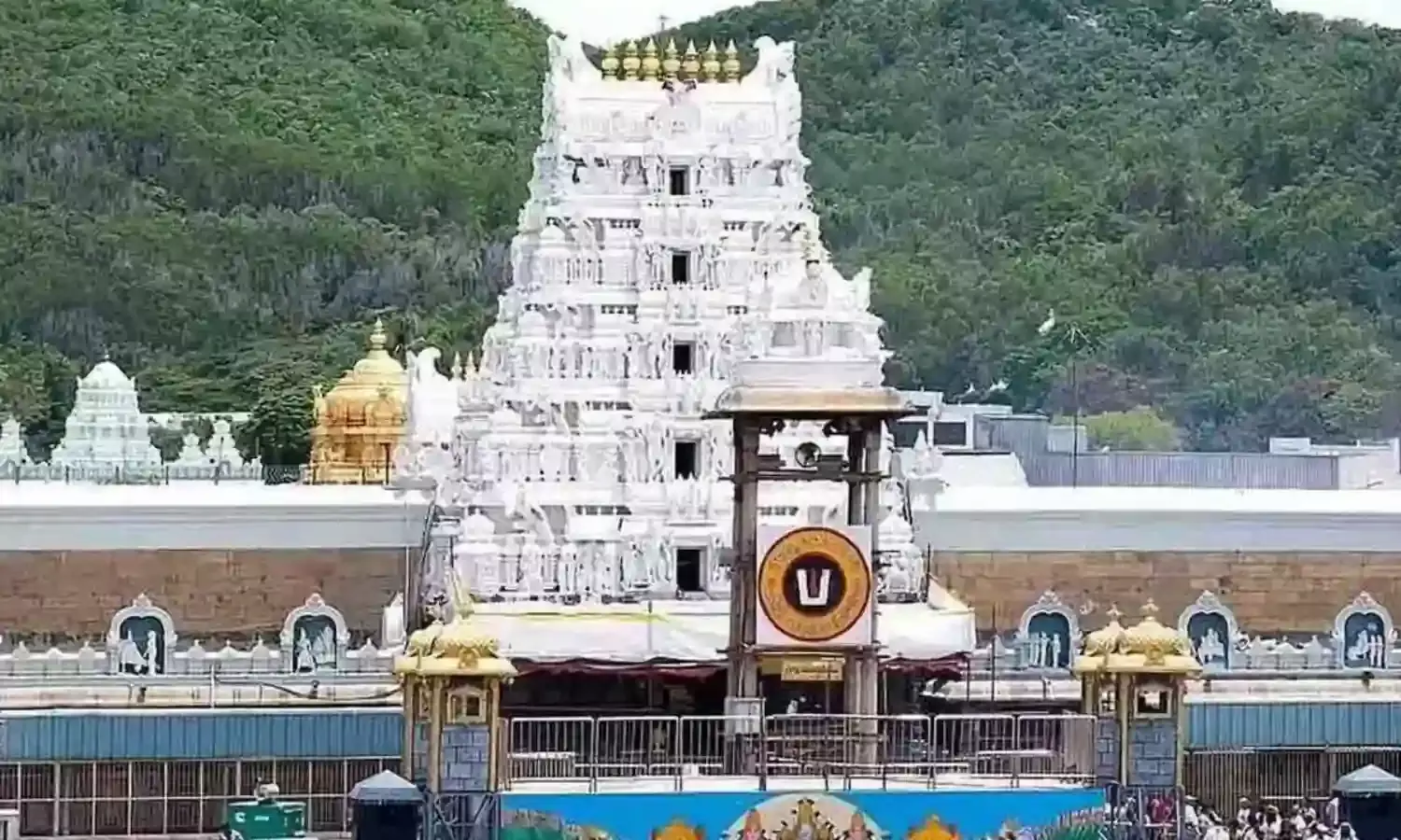 Tirumala : శ్రీవారి సర్వదర్శనానికి 8 గంటలు Tirumala : శ్రీవారి సర్వదర్శనానికి 8 గంటలు