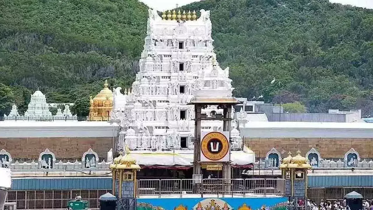 Tirumala : శ్రీవారి సర్వదర్శనానికి 8 గంటలు