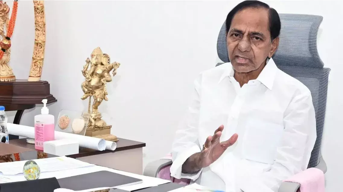 KCR: కేసీఆర్కు మళ్లీ అనారోగ్యం.. ఫామ్హౌస్కు వైద్యులు.! KCR: కేసీఆర్కు మళ్లీ అనారోగ్యం.. ఫామ్హౌస్కు వైద్యులు.!