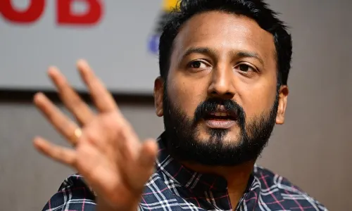 Rahul Mamkootathil: లైంగిక వేధింపుల ఆరోపణలు.. ఎమ్మెల్యేను సస్పెండ్ చేసిన కాంగ్రెస్ Rahul Mamkootathil: లైంగిక వేధింపుల ఆరోపణలు.. ఎమ్మెల్యేను సస్పెండ్ చేసిన కాంగ్రెస్