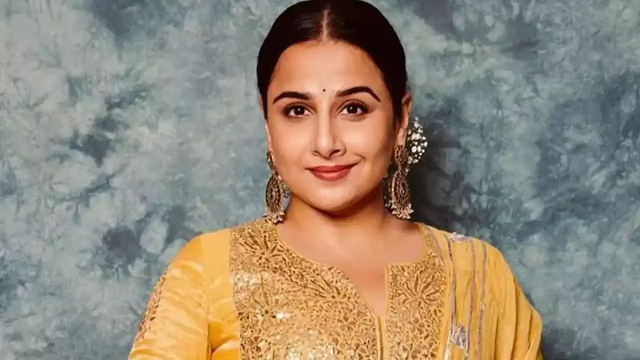 Vidya Balan : అతడు కోరిన కచ్చితత్వం వచ్చే వరకూ అలా చేయాల్సిందేనట : విద్యా బాలన్ Vidya Balan : అతడు కోరిన కచ్చితత్వం వచ్చే వరకూ అలా చేయాల్సిందేనట : విద్యా బాలన్