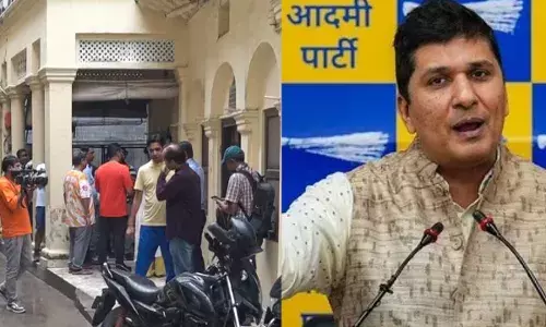 ED Raids : ఆప్ నేత సౌరభ్ భరద్వాజ్ ఇంట్లో ఈడీ సోదాలు ED Raids : ఆప్ నేత సౌరభ్ భరద్వాజ్ ఇంట్లో ఈడీ సోదాలు