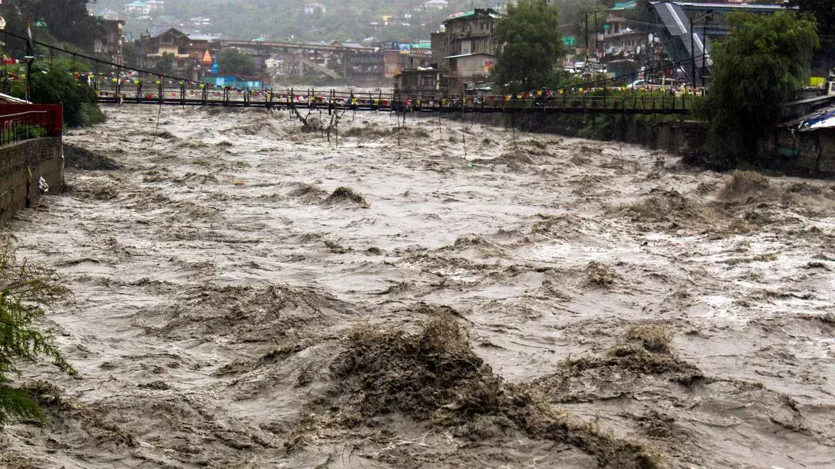J&K Flash Floods: జలదిగ్బంధంలో జమ్మూ..ఎక్కడ చూసినా వరద నీరే