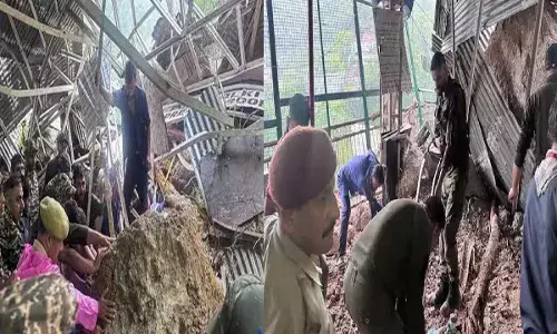 Landslide : జమ్మూకశ్మీర్‌లో ఘోర ప్రమాదం.. కొండచరియలు విరిగిపడి 30 మంది మృతి..