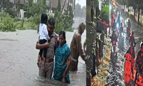 Telangana : వరద గుప్పెట్లో తెలంగాణ.. పలు జిల్లాలకు రెడ్ అలెర్ట్.. Telangana : వరద గుప్పెట్లో తెలంగాణ.. పలు జిల్లాలకు రెడ్ అలెర్ట్..