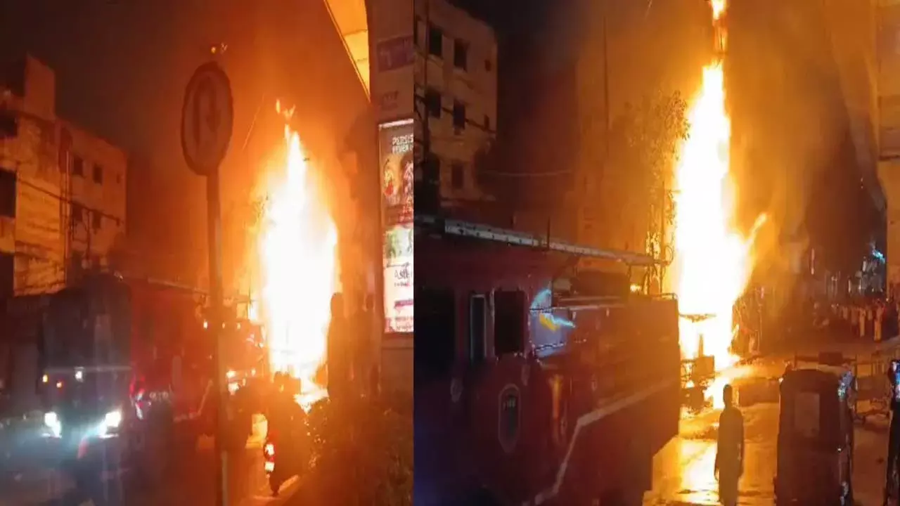 Fire Accident : అమీర్‌పేటలో అగ్నిప్రమాదం.. నెయ్యి దుకాణం దగ్ధం..