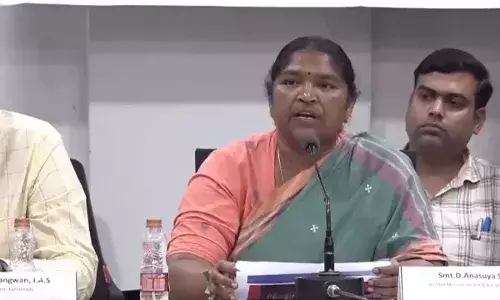 TG : భారీ వర్షాల కారణంగా 580 అంగన్వాడీ భవనాలు ధ్వంసం