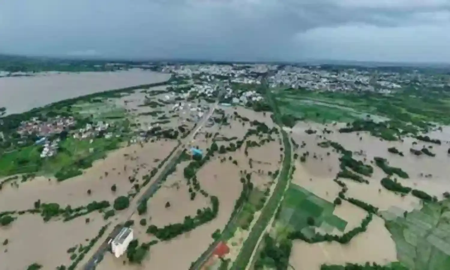 FLOOD LOSS: వరద మిగిల్చిన నష్టం రూ.558.90 కోట్లు FLOOD LOSS: వరద మిగిల్చిన నష్టం రూ.558.90 కోట్లు