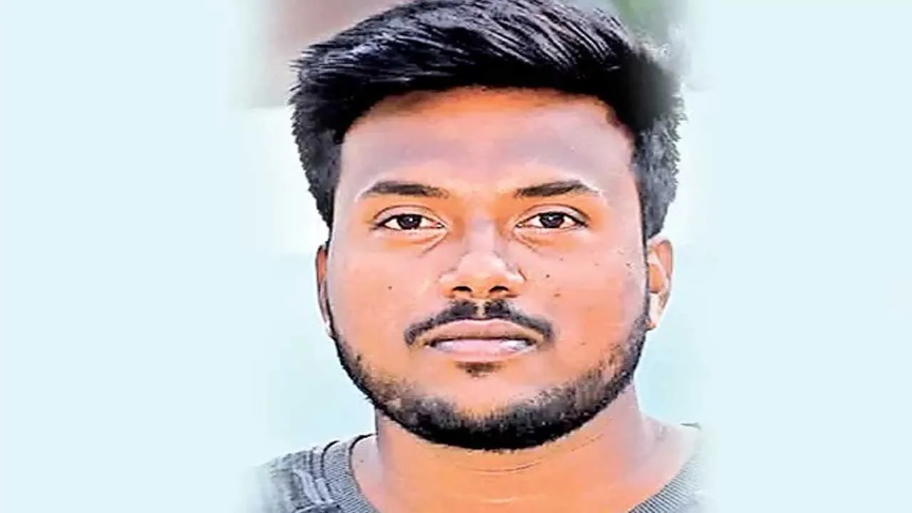 Anantapur : లోన్ కమీషన్ గొడవలో ఘోరం.. సాఫ్ట్వేర్ ఇంజనీర్ హత్య Anantapur : లోన్ కమీషన్ గొడవలో ఘోరం.. సాఫ్ట్వేర్ ఇంజనీర్ హత్య