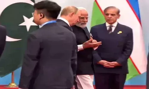 PM Modi : షాంఘై సదస్సు.. పాక్ ప్రధానిని పట్టించుకోని మోదీ PM Modi : షాంఘై సదస్సు.. పాక్ ప్రధానిని పట్టించుకోని మోదీ