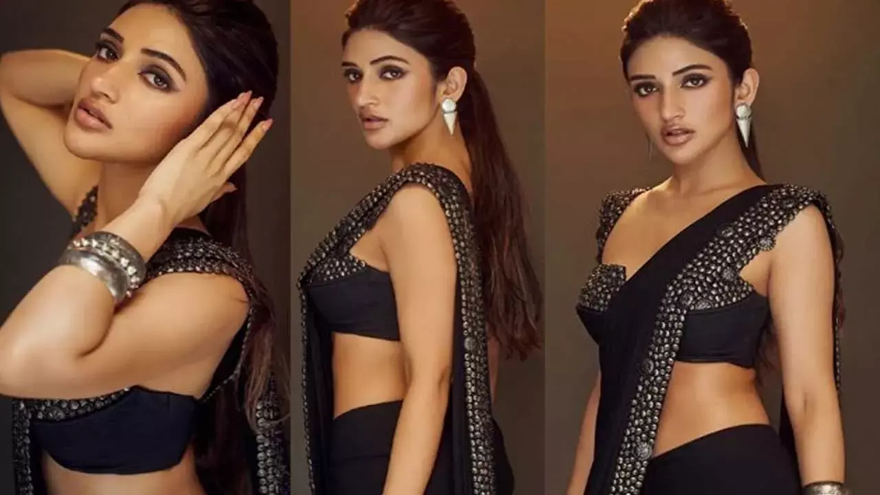 Srileela : నల్లచీరలో శ్రీలీల..ఫోటోలు వైరల్ Srileela : నల్లచీరలో శ్రీలీల..ఫోటోలు వైరల్