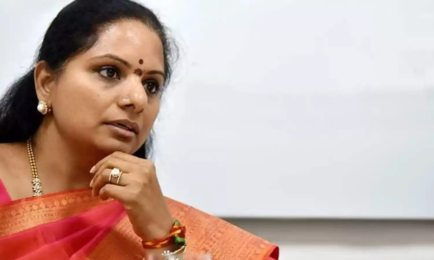 TG : దేవనపల్లి కవితగా మారిన కల్వకుంట్ల కవిత... సోషల్ మీడియాలో ఆసక్తికర చర్చ... TG : దేవనపల్లి కవితగా మారిన కల్వకుంట్ల కవిత... సోషల్ మీడియాలో ఆసక్తికర చర్చ...