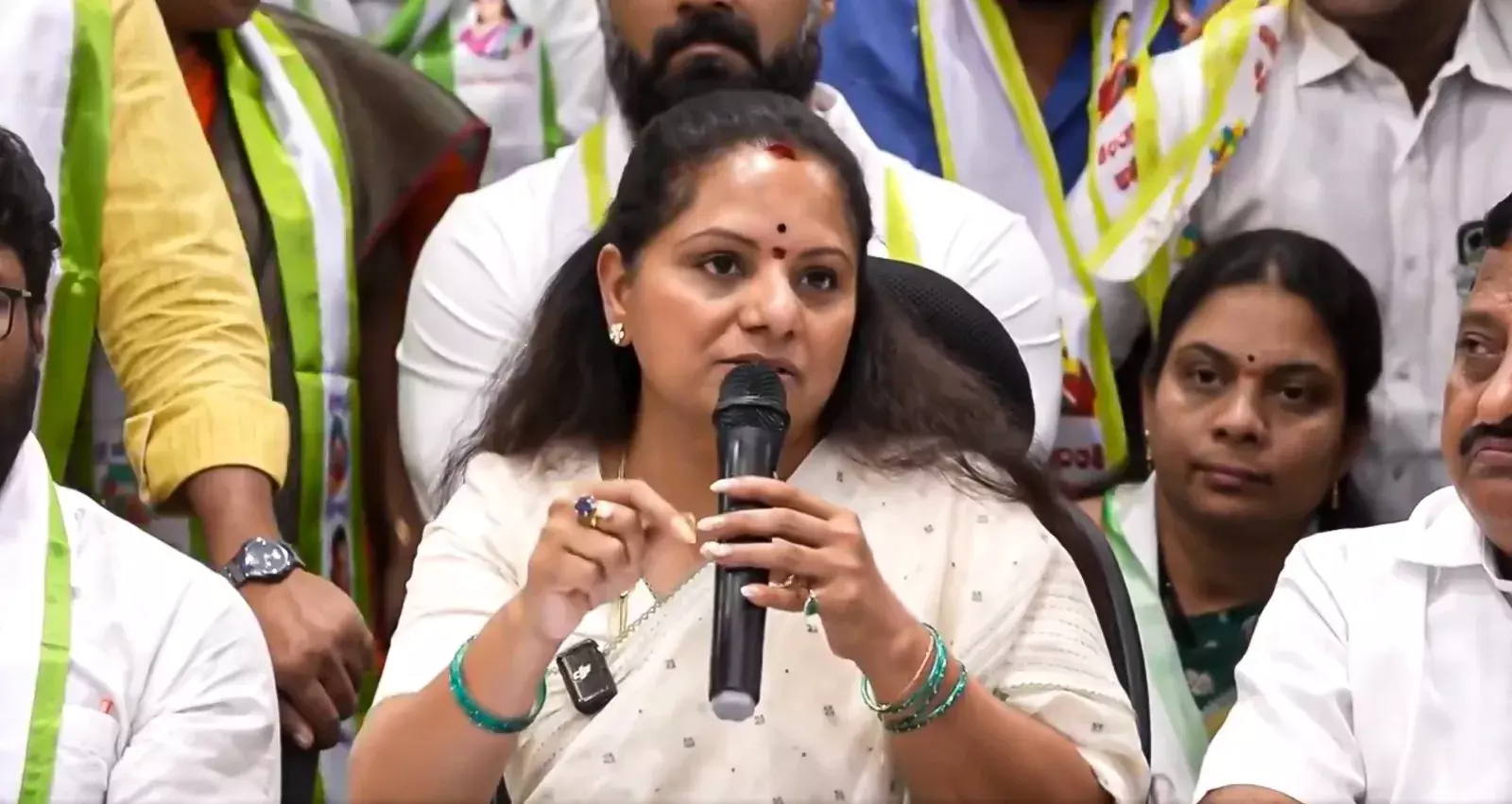 KAVITHA: రామన్న... నాన్న జాగ్రత్త