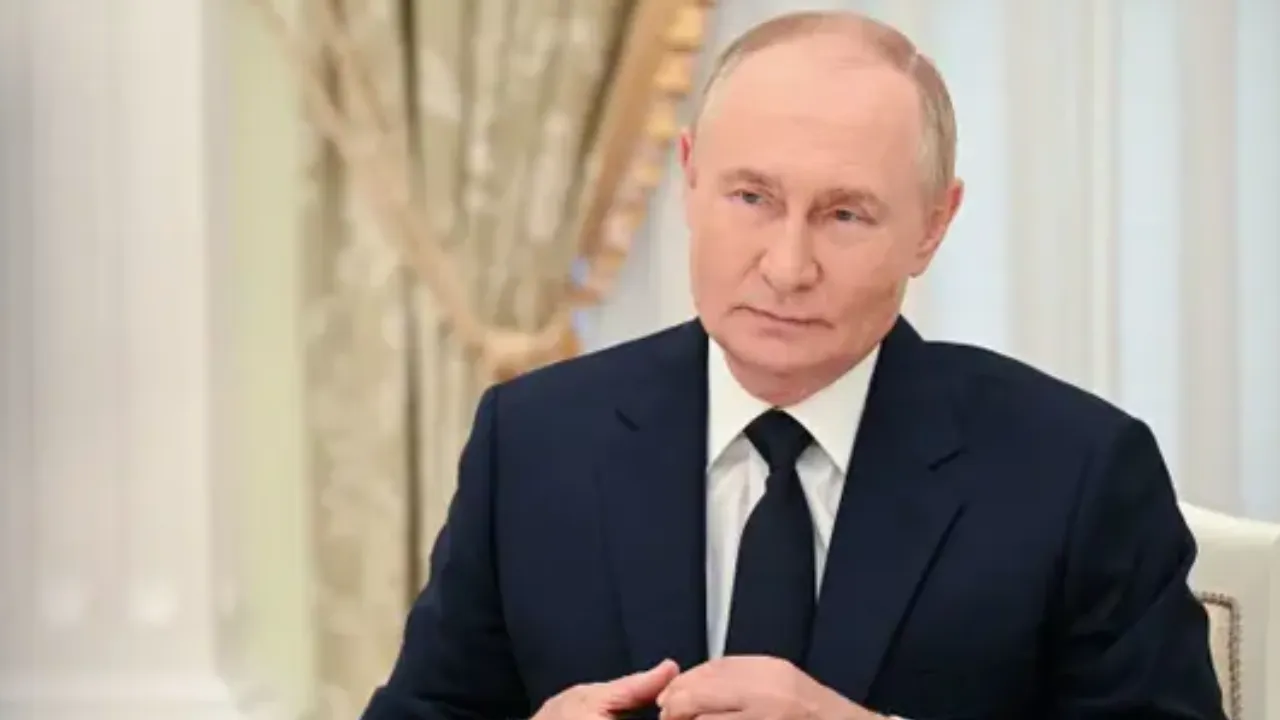 Putin : భారత్ - చైనాల పట్ల అమెరికా వైఖరి సరైనది కాదు.. పుతిన్ కీలక వ్యాఖ్యలు Putin : భారత్ - చైనాల పట్ల అమెరికా వైఖరి సరైనది కాదు.. పుతిన్ కీలక వ్యాఖ్యలు