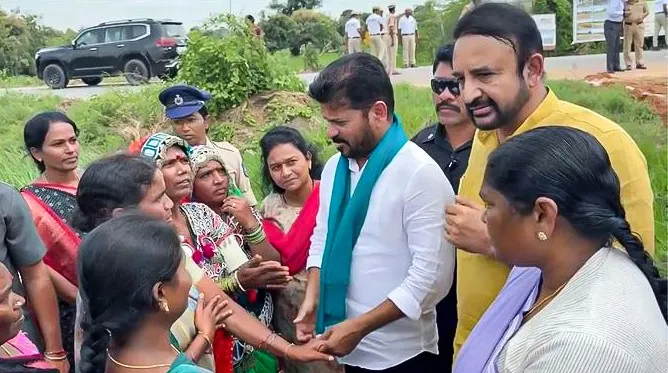 REVANTH: వరద బాధితులను ఆదుకోవాలని సీఎం ఆదేశం REVANTH: వరద బాధితులను ఆదుకోవాలని సీఎం ఆదేశం