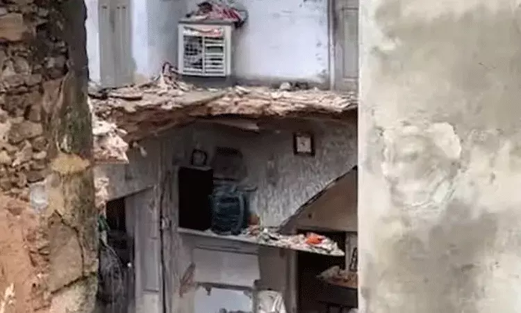 Jaipur: భారీ వర్షాలకు కూలిన భవనం.. తండ్రి, కూతురు మృతి