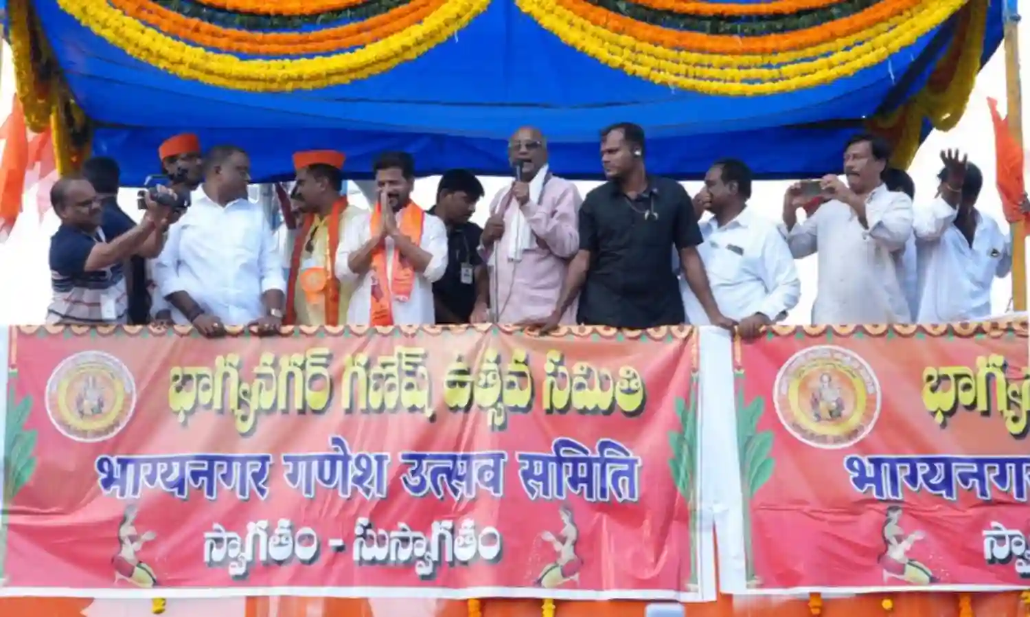 GANESH VISARJAN: జై బోలో గణేష్ మహరాజ్కి.. GANESH VISARJAN: జై బోలో గణేష్ మహరాజ్కి..