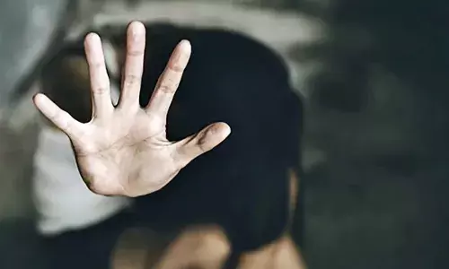 AP : సీతమ్మధారలో దారుణం..మూగ బాలికపై అత్యాచారం.. AP : సీతమ్మధారలో దారుణం..మూగ బాలికపై అత్యాచారం..