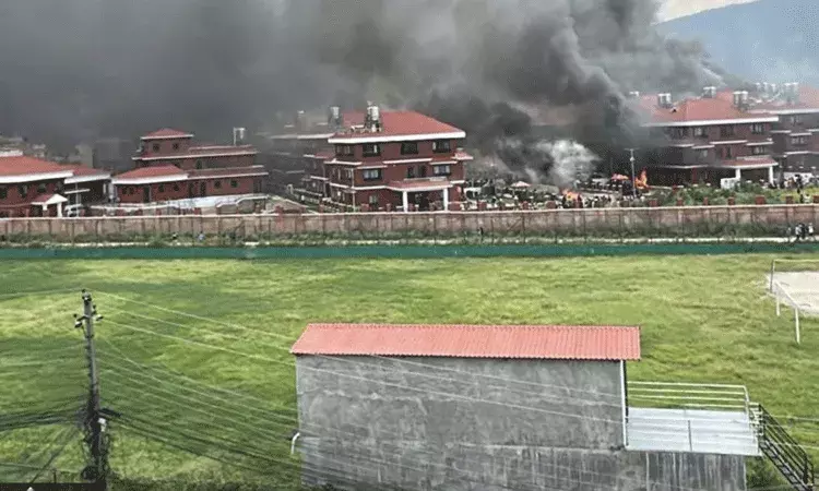 Nepal: సోషల్ మీడియా ప్లాట్‌ఫామ్‌ల నిషేధ నిరసనలు.. సురక్షిత ప్రాంతాలకు మంత్రులు