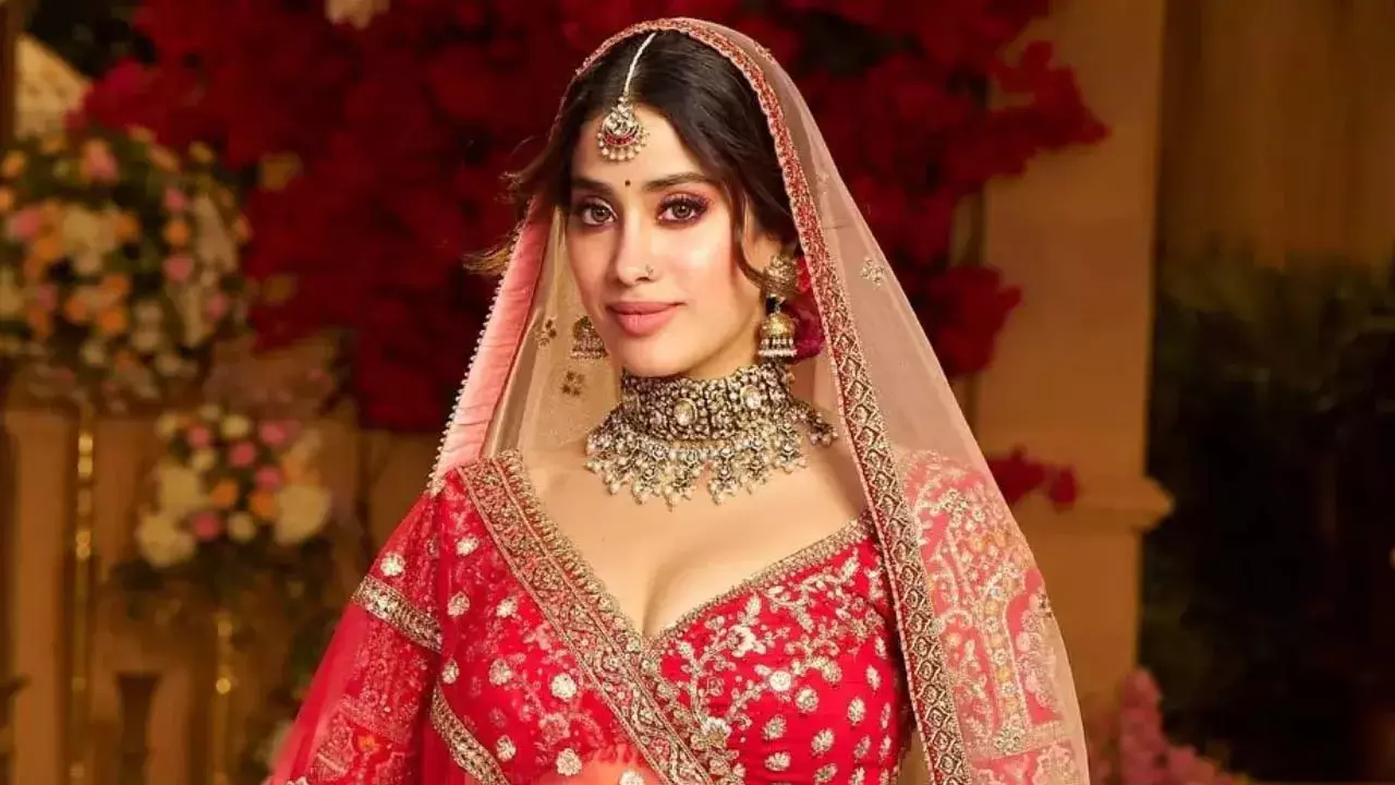 పెళ్లి కూతురిలా జాన్వీ కపూర్ .. పిక్స్ వైరల్