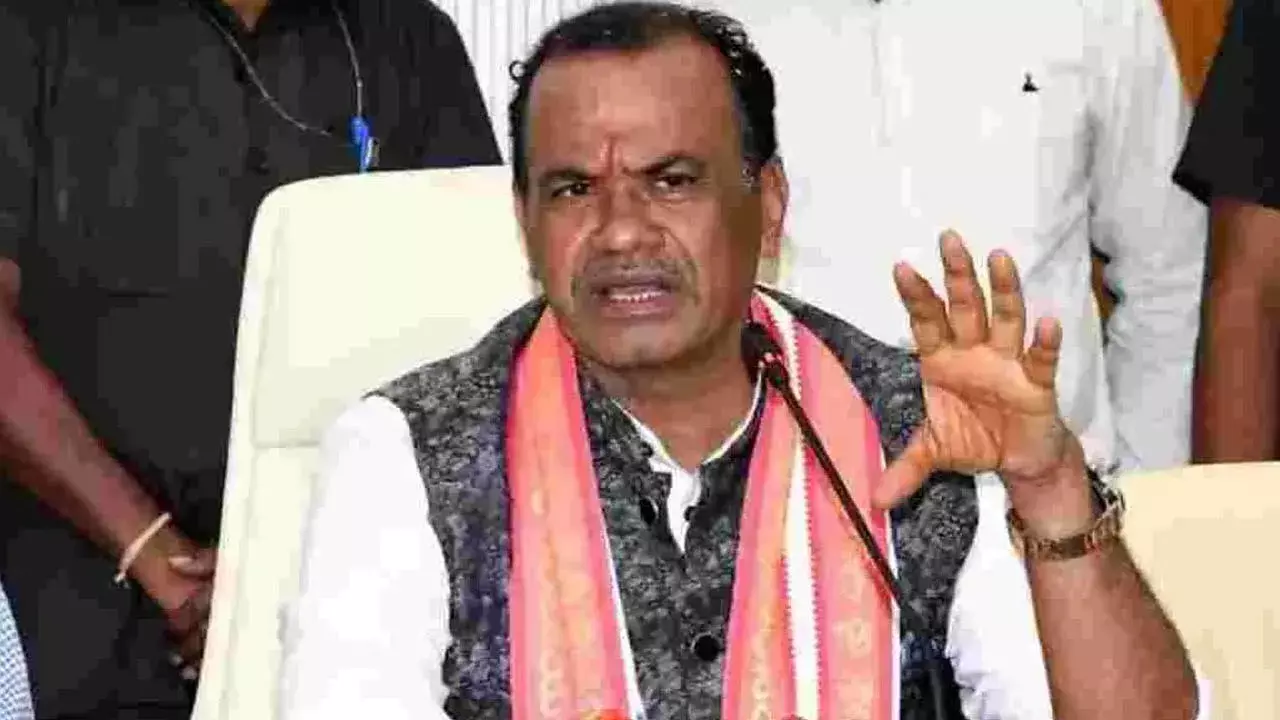 Minister Komatireddy : పెండింగ్ ప్రాజెక్టులన్నీ స్పీడప్ : మంత్రి కోమటిరెడ్డి