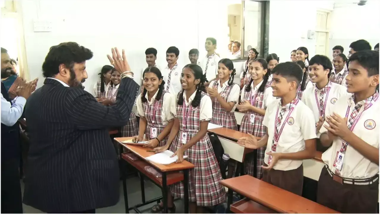 Balakirshna :  ముంబైలో ఆంధ్ర ఎడ్యుకేషన్ సొసైటీ స్కూల్‌ లో బాలకృష్ణ