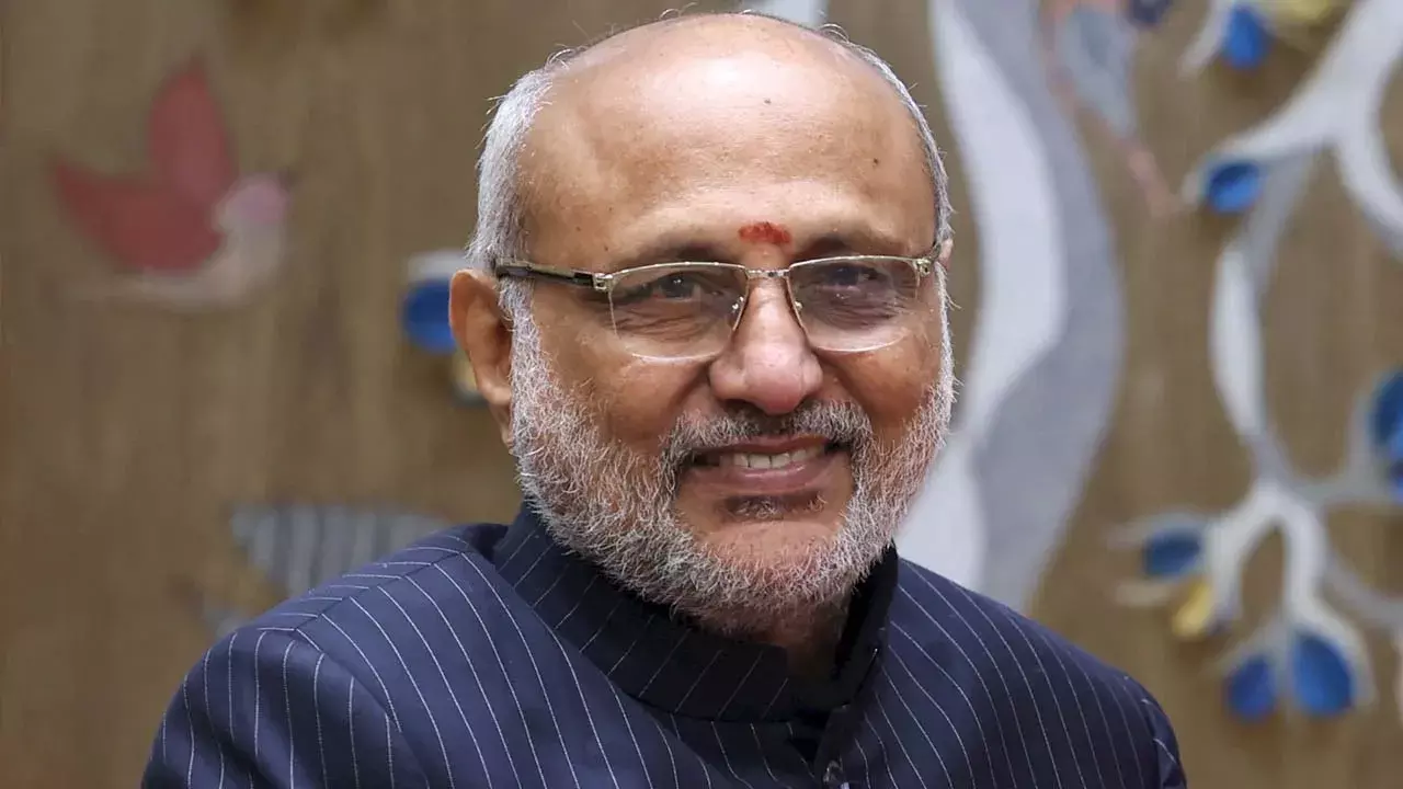 Governor :  మహారాష్ట్ర గవర్నర్ పదవికి సీపీ రాధాకృష్ణన్ రాజీనామా Governor :  మహారాష్ట్ర గవర్నర్ పదవికి సీపీ రాధాకృష్ణన్ రాజీనామా