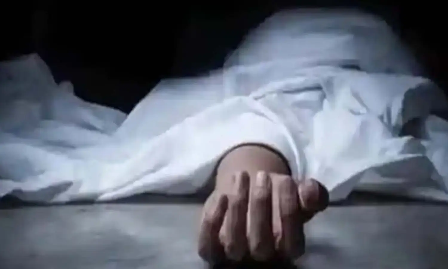 Dowry : కట్నం వేధింపులతో కూతురు మృతి.. తట్టుకోలేక ఆగిన తల్లి గుండె.. Dowry : కట్నం వేధింపులతో కూతురు మృతి.. తట్టుకోలేక ఆగిన తల్లి గుండె..