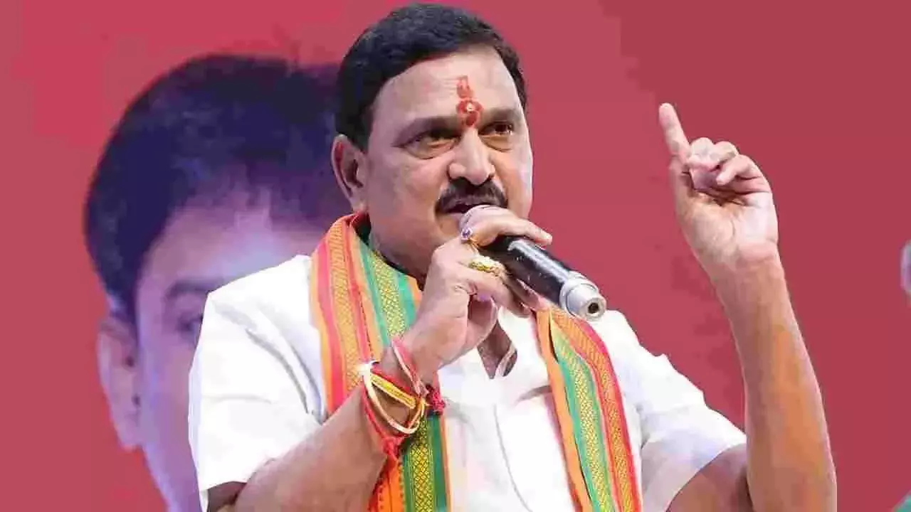 నరసాపురానికి వందేభారత్ తీసుకొస్తాను - కేంద్రమంత్రి శ్రీనివాస వర్మ నరసాపురానికి వందేభారత్ తీసుకొస్తాను - కేంద్రమంత్రి శ్రీనివాస వర్మ